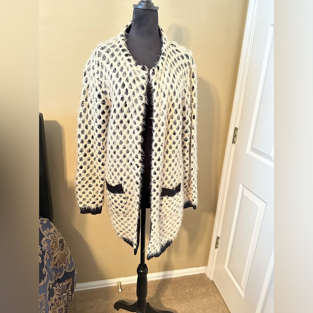 Sweater cardigan L Black and Cream